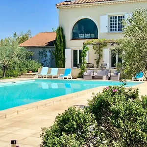 Bed and breakfast Le Clos Des Vergers, LʼIsle-sur-la-Sorgue